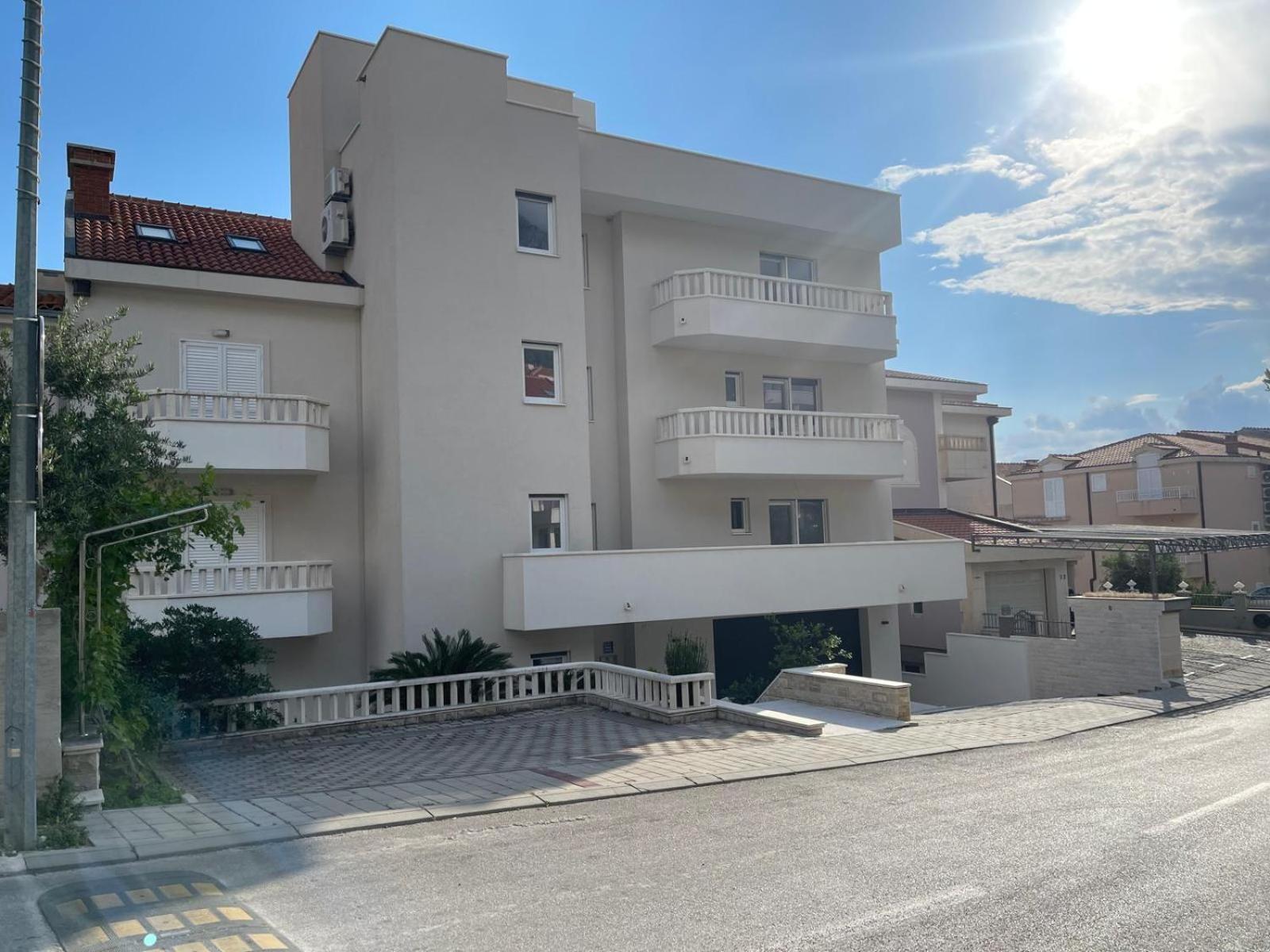 Apartment Dalmatien Traumhaus Makarska Bagian luar foto